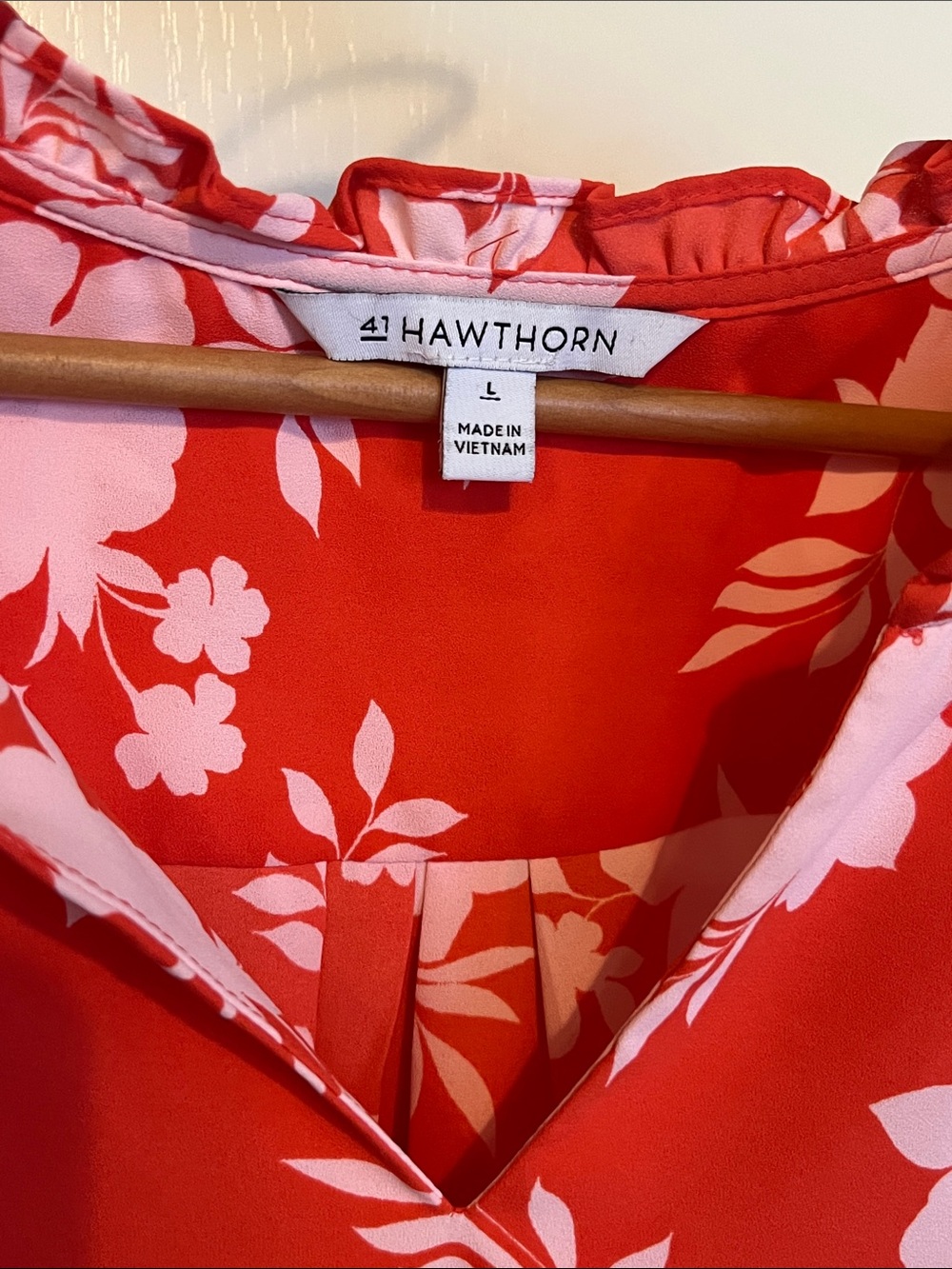 41 Hawthorn Red with Light Pink Floral V-Neck Short Sleeve Blouse - Picture 3 of 4